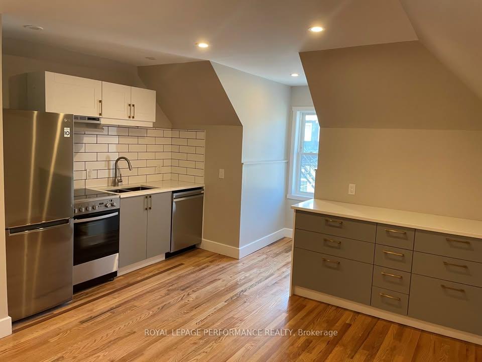 Photo 3 of Unit 8, 4 Range Road, Ottawa, Sandy Hill — HOMEH