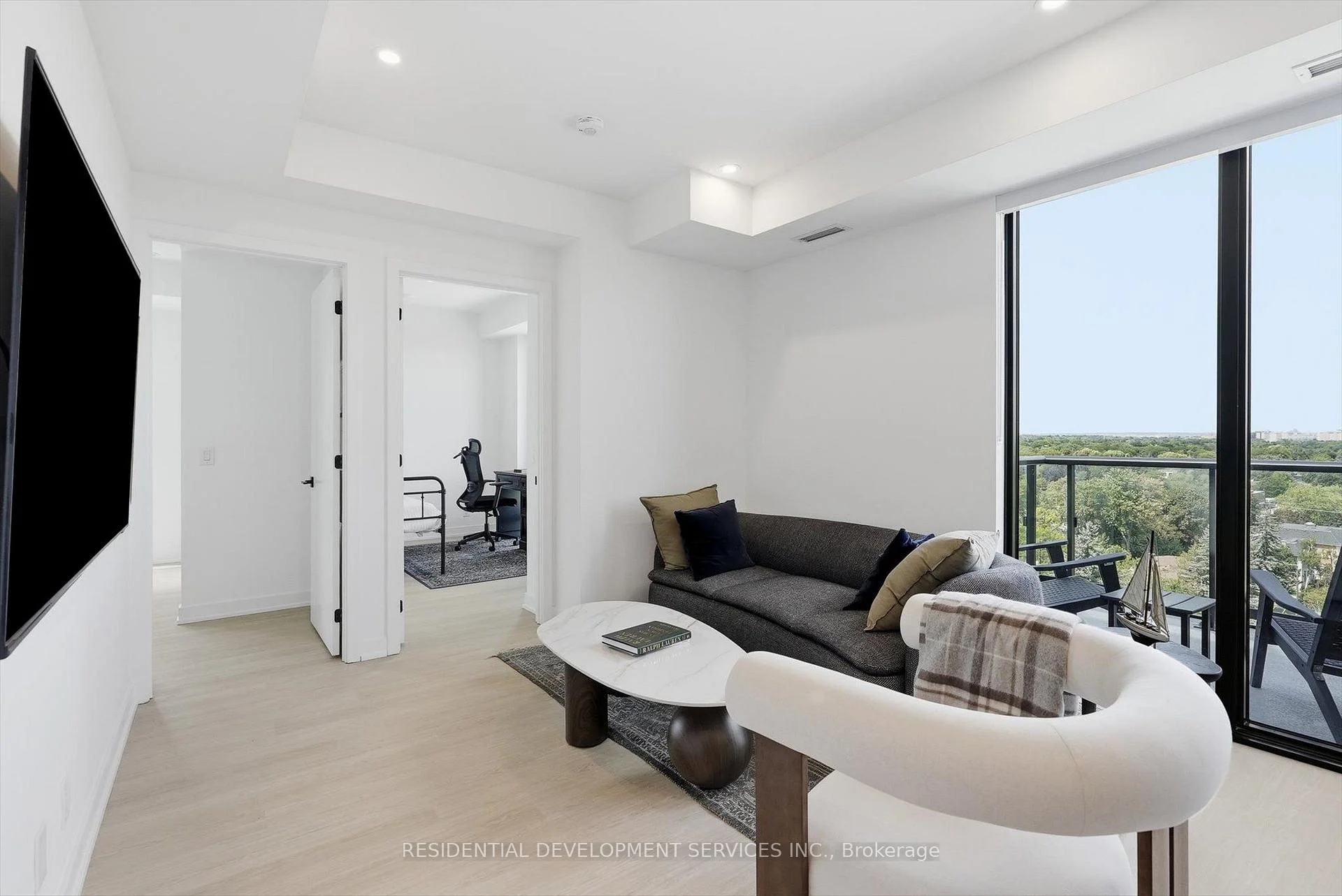 Photo 10 of Unit 1109, 699 Sheppard Avenue E, North York, Bayview Village — HOMEH