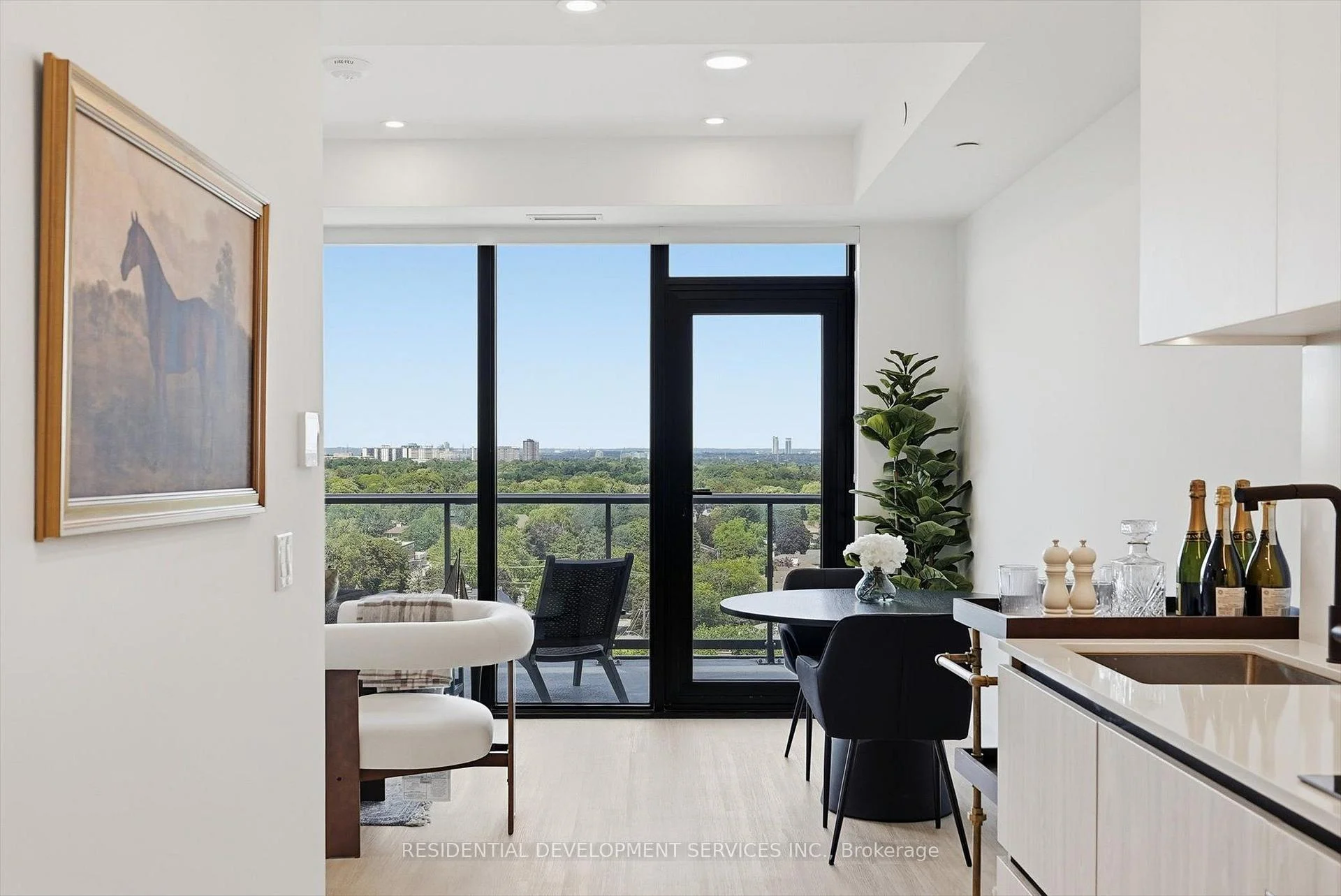 Photo 13 of Unit 1109, 699 Sheppard Avenue E, North York, Bayview Village — HOMEH
