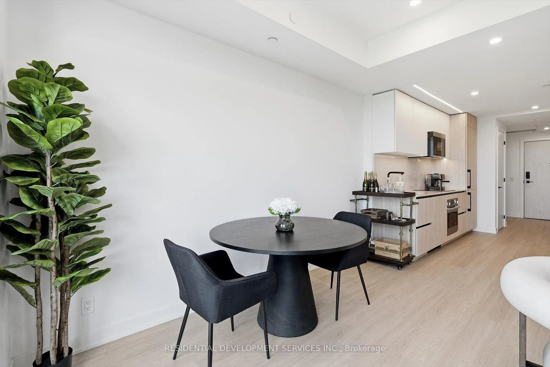 Photo 17 of Unit 1109, 699 Sheppard Avenue E, North York, Bayview Village — HOMEH