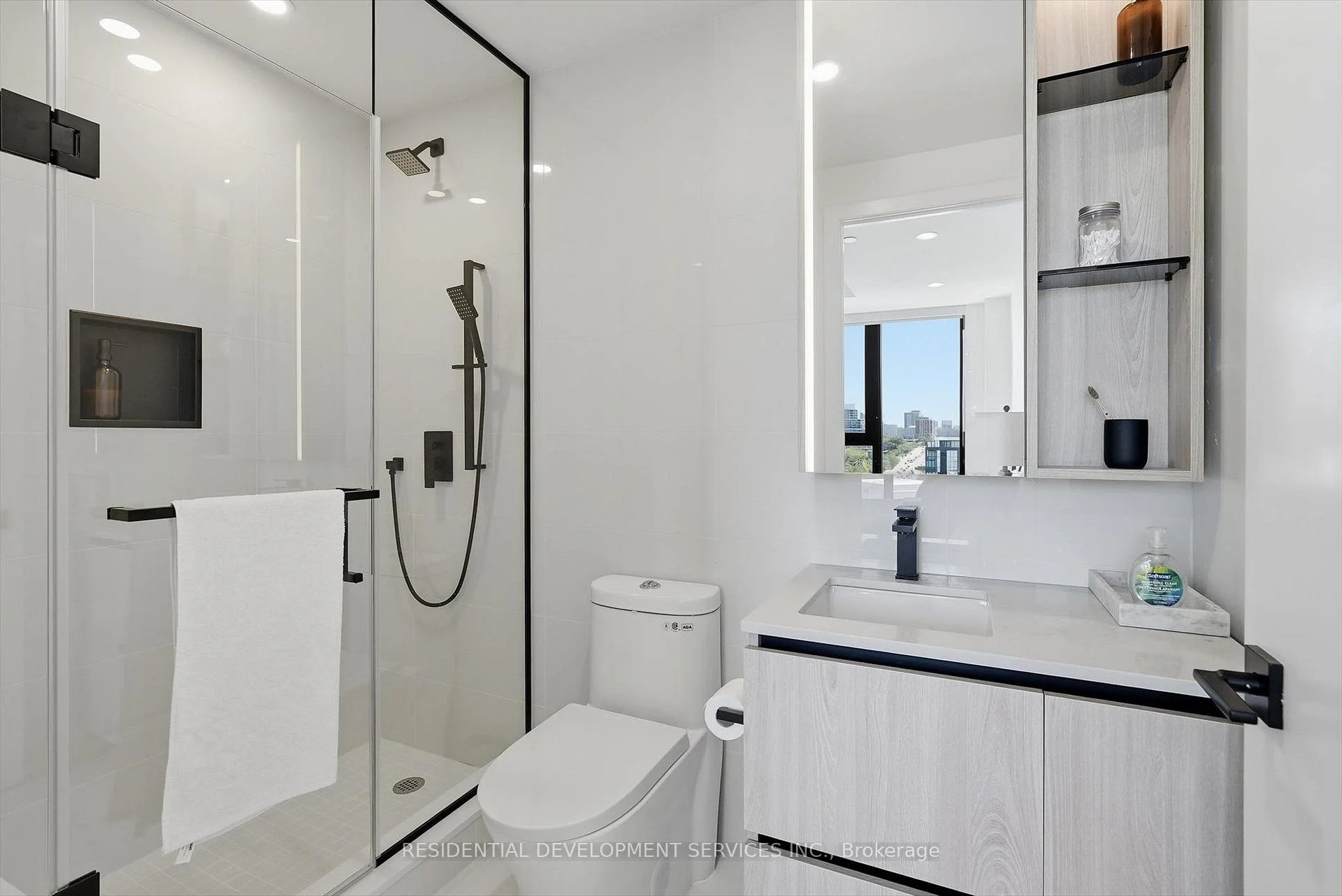 Photo 23 of Unit 1109, 699 Sheppard Avenue E, North York, Bayview Village — HOMEH