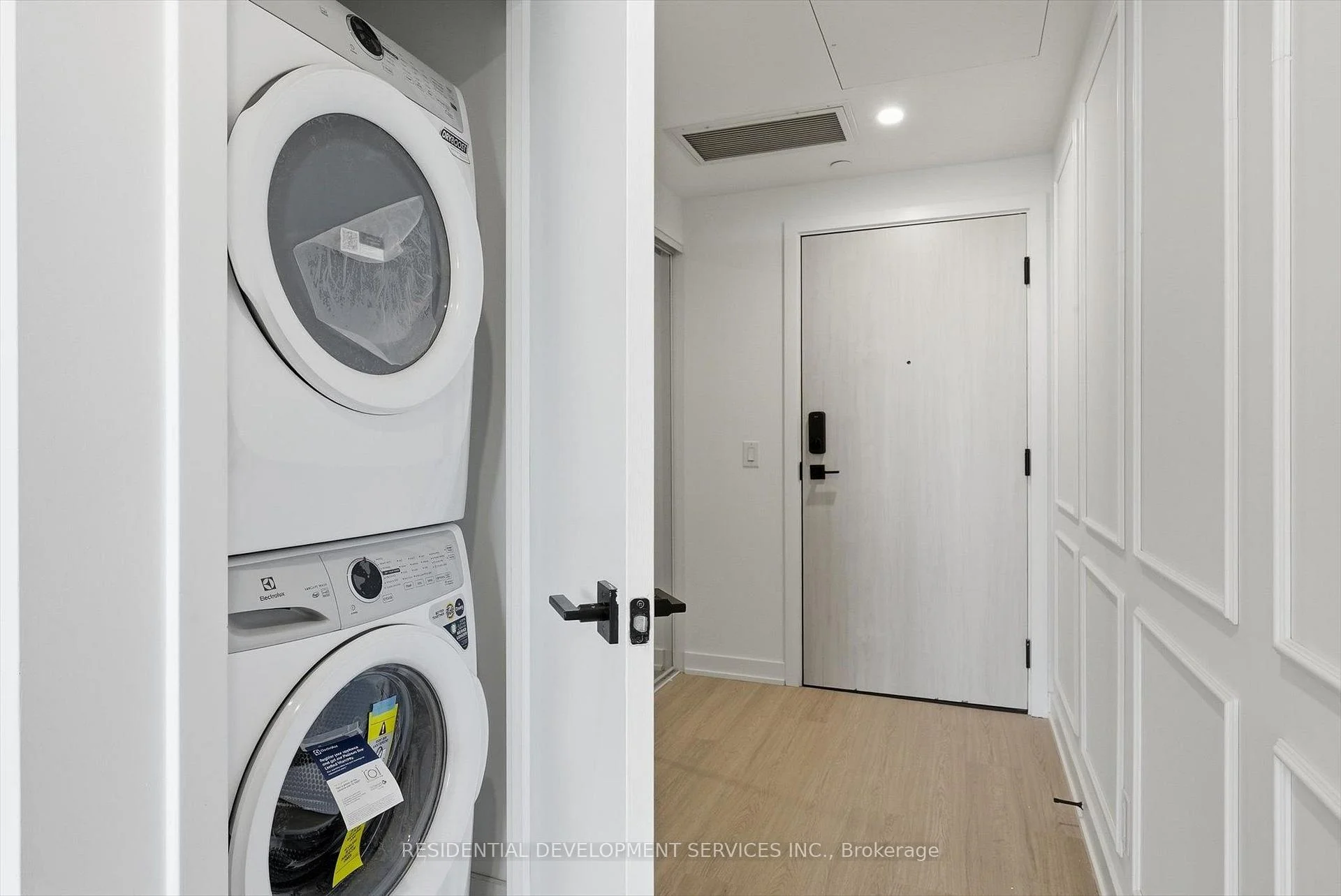 Photo 32 of Unit 1109, 699 Sheppard Avenue E, North York, Bayview Village — HOMEH