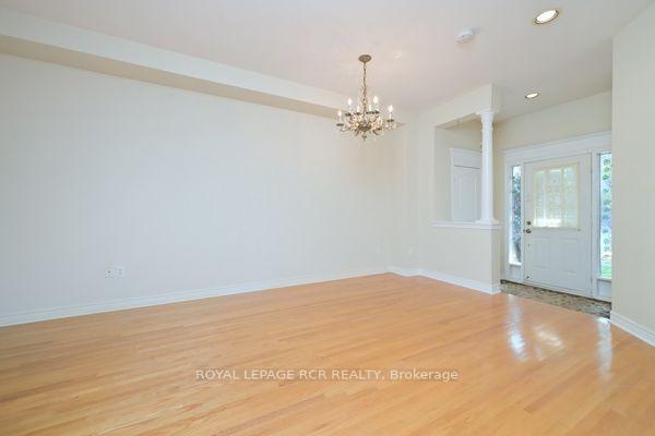 Photo 6 of 251 Denise Circle, Newmarket, Summerhill Estates — HOMEH