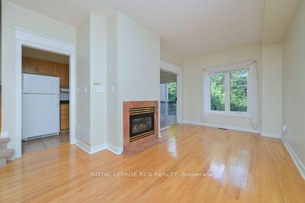 Photo 7 of 251 Denise Circle, Newmarket, Summerhill Estates — HOMEH