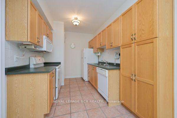 Photo 12 of 251 Denise Circle, Newmarket, Summerhill Estates — HOMEH