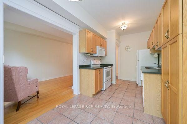 Photo 13 of 251 Denise Circle, Newmarket, Summerhill Estates — HOMEH