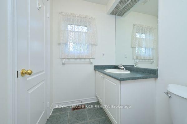 Photo 21 of 251 Denise Circle, Newmarket, Summerhill Estates — HOMEH