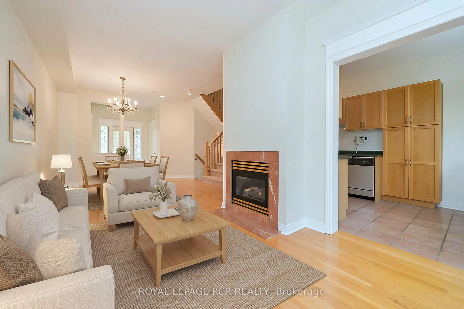 Photo 11 of 251 Denise Circle, Newmarket, Summerhill Estates — HOMEH