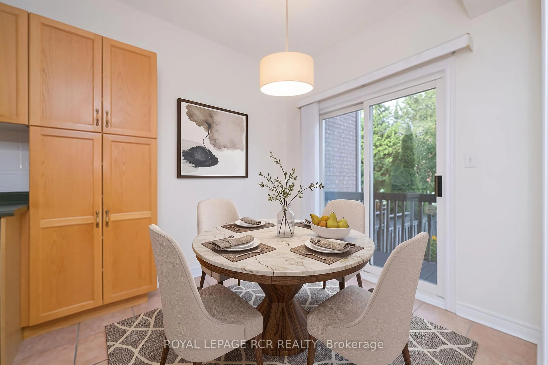 Photo 15 of 251 Denise Circle, Newmarket, Summerhill Estates — HOMEH