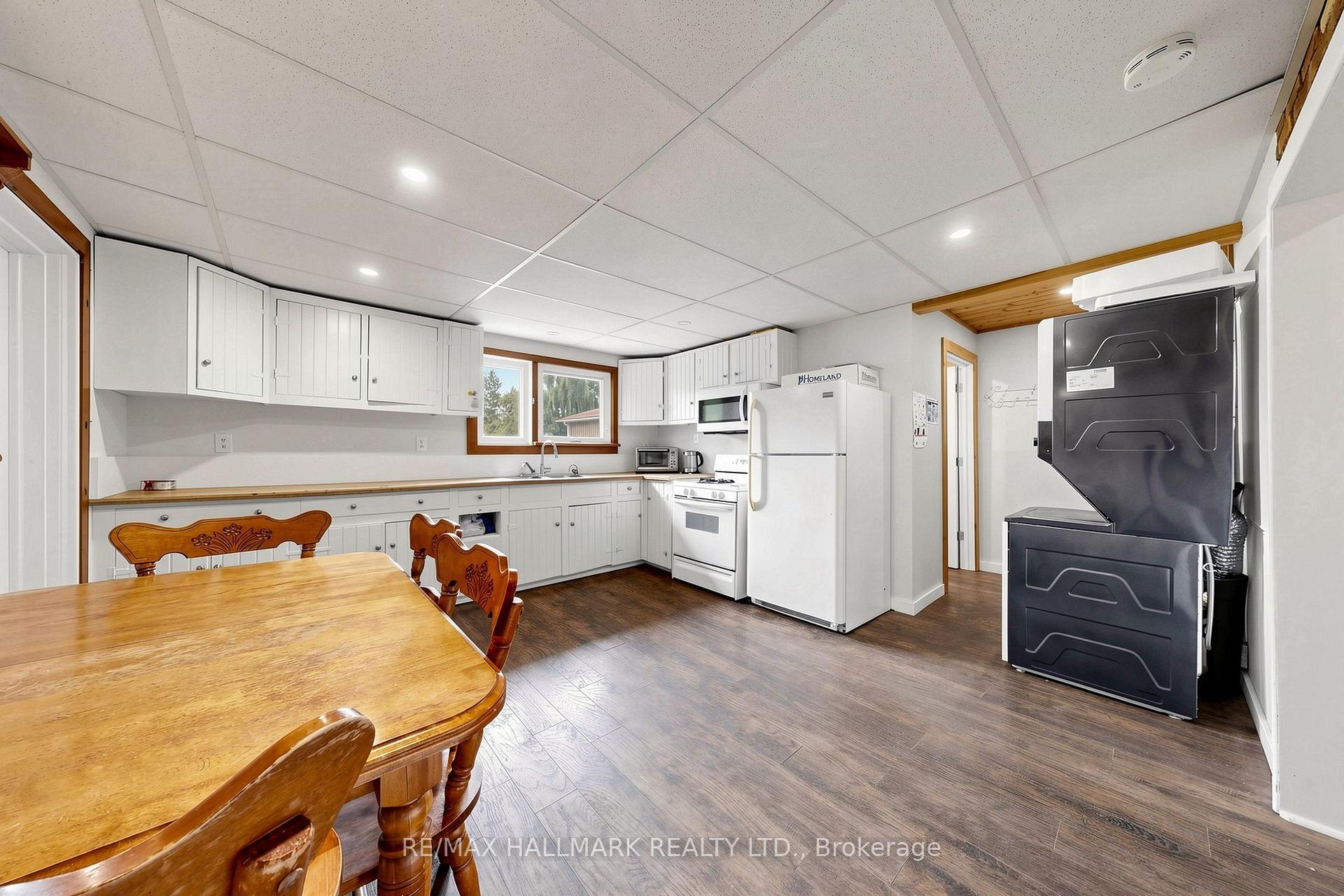 Photo 9 of 9775 Beachwood Road, Collingwood — HOMEH