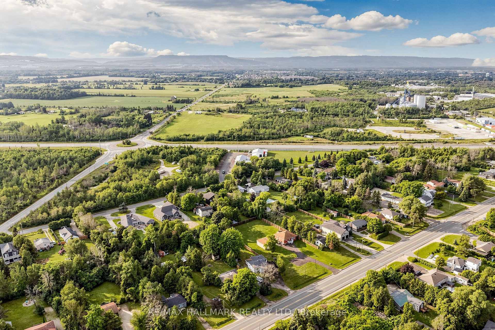 Photo 31 of 9775 Beachwood Road, Collingwood — HOMEH