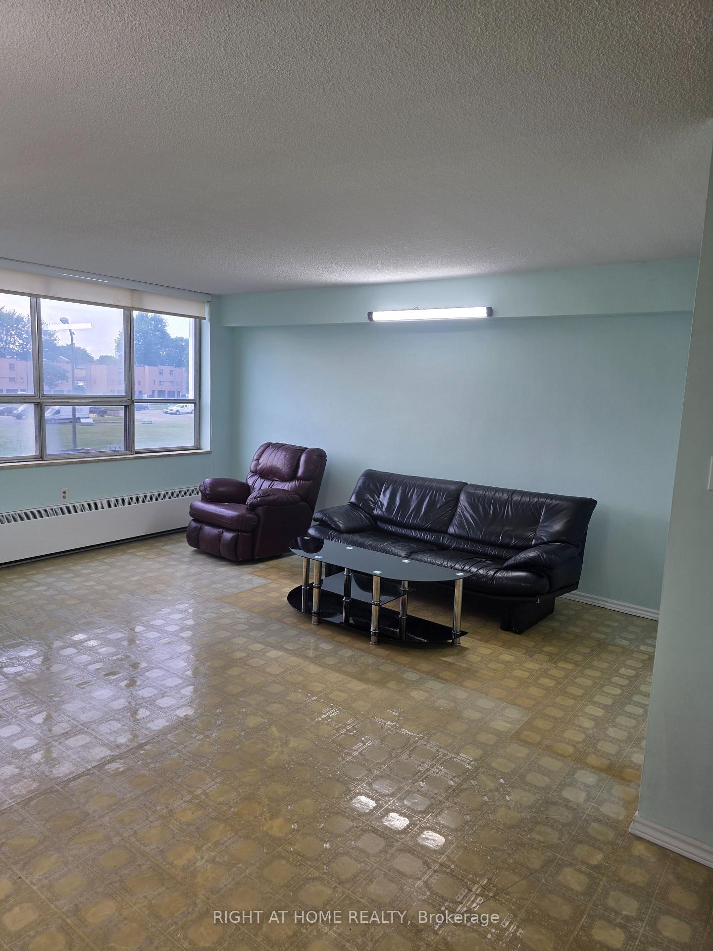 Photo 5 of Unit 302, 50 Lotherton Pathway, North York, Yorkdale-Glen Park — HOMEH