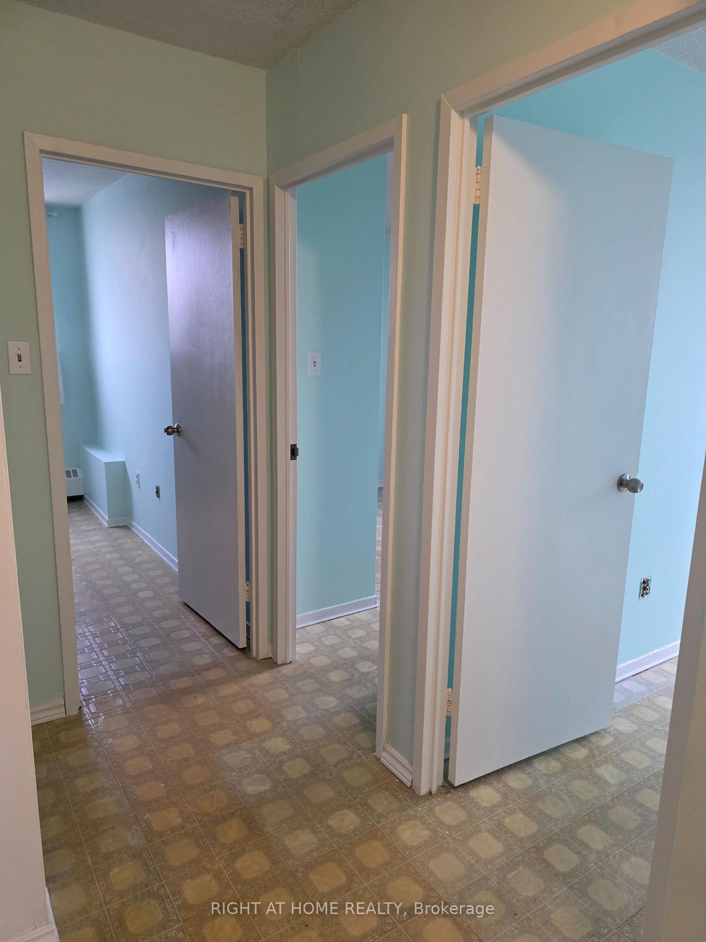 Photo 10 of Unit 302, 50 Lotherton Pathway, North York, Yorkdale-Glen Park — HOMEH