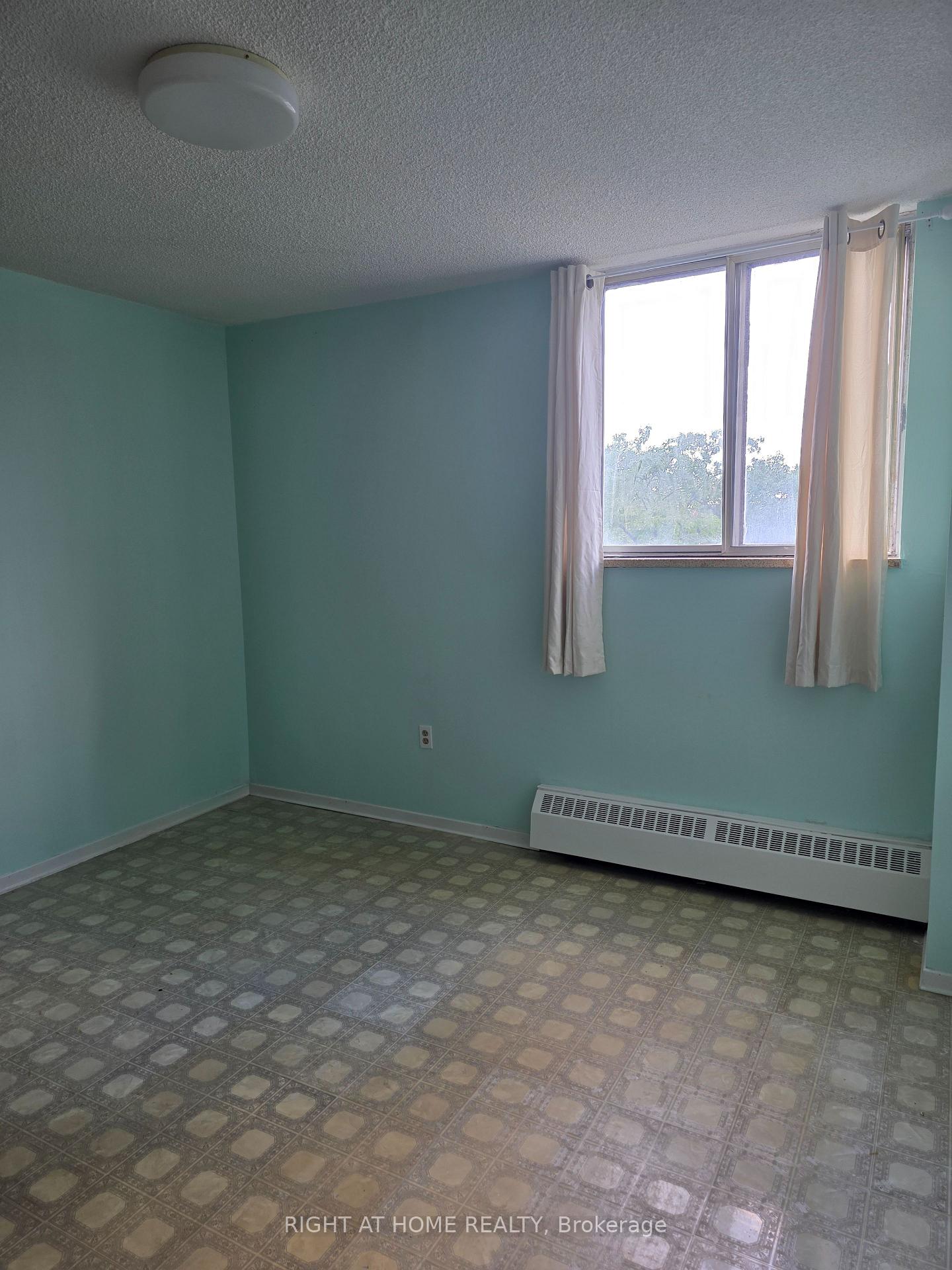Photo 11 of Unit 302, 50 Lotherton Pathway, North York, Yorkdale-Glen Park — HOMEH
