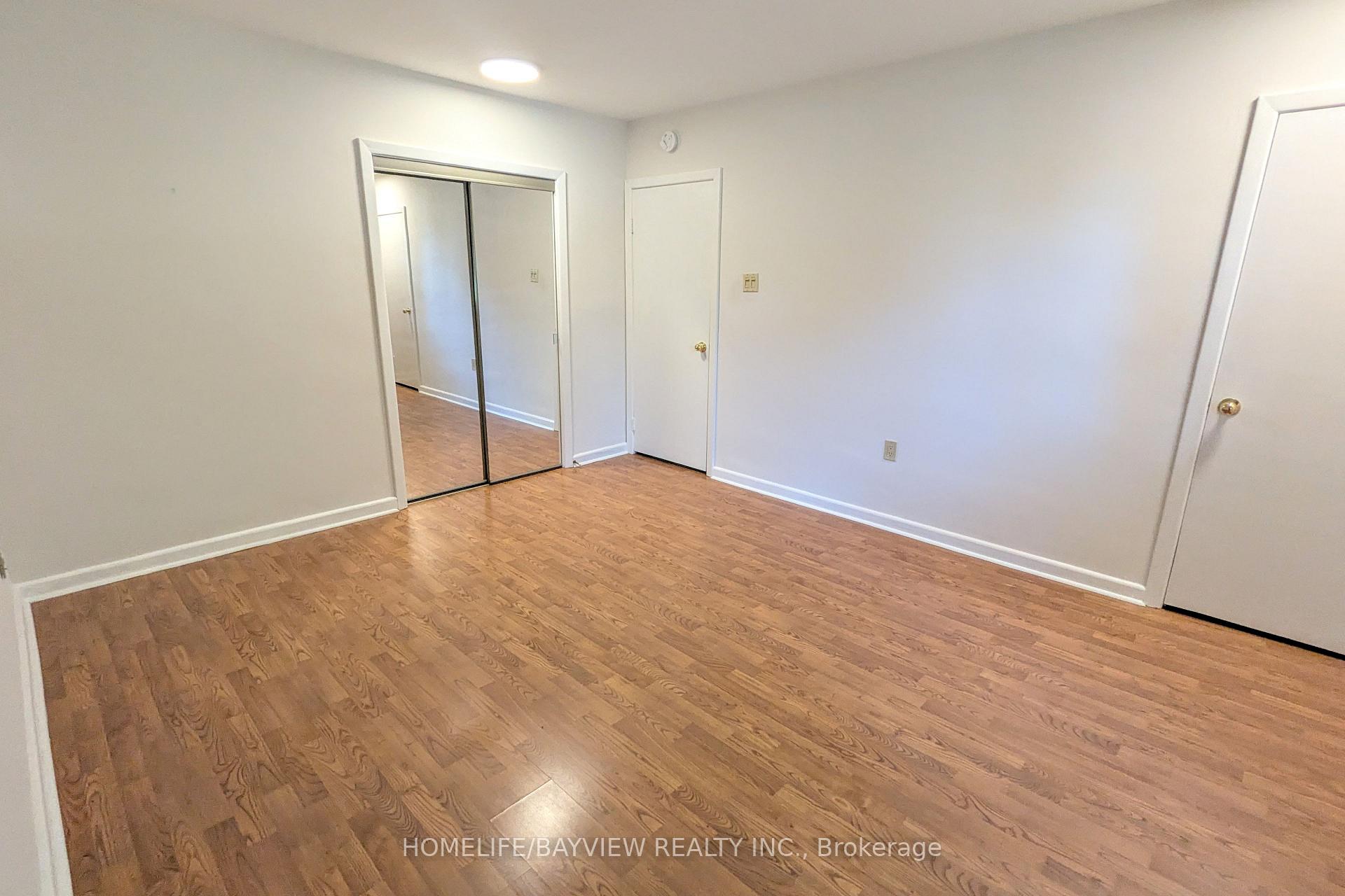 Photo 13 of 44 Starlight Crescent, Richmond Hill, Mill Pond — HOMEH
