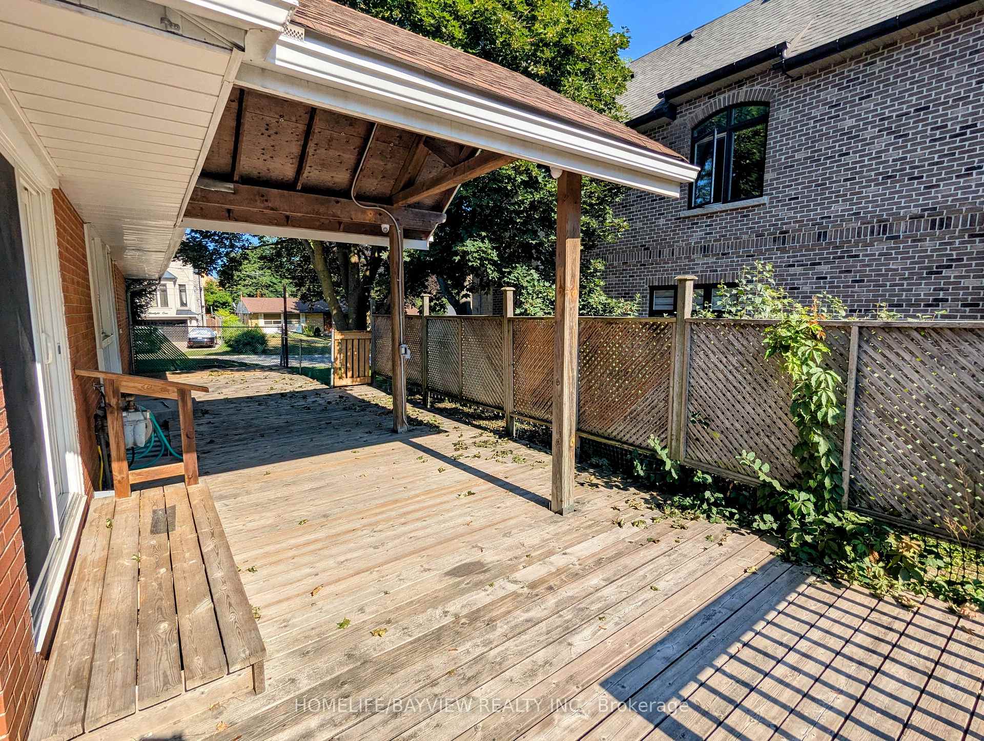 Photo 23 of 44 Starlight Crescent, Richmond Hill, Mill Pond — HOMEH