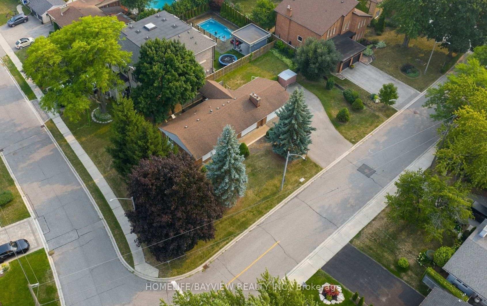 Photo 28 of 44 Starlight Crescent, Richmond Hill, Mill Pond — HOMEH