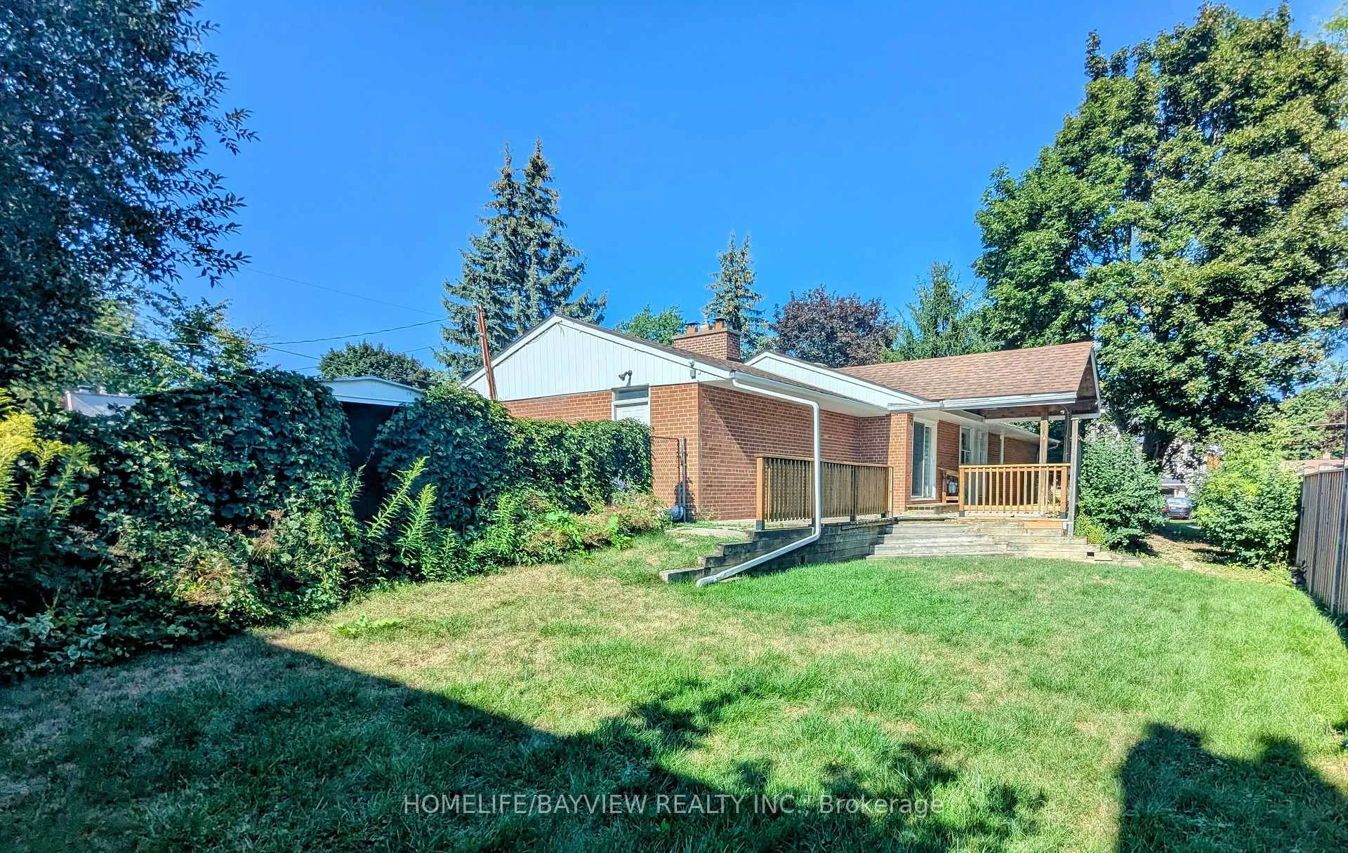 Photo 10 of 44 Starlight Crescent, Richmond Hill, Mill Pond — HOMEH