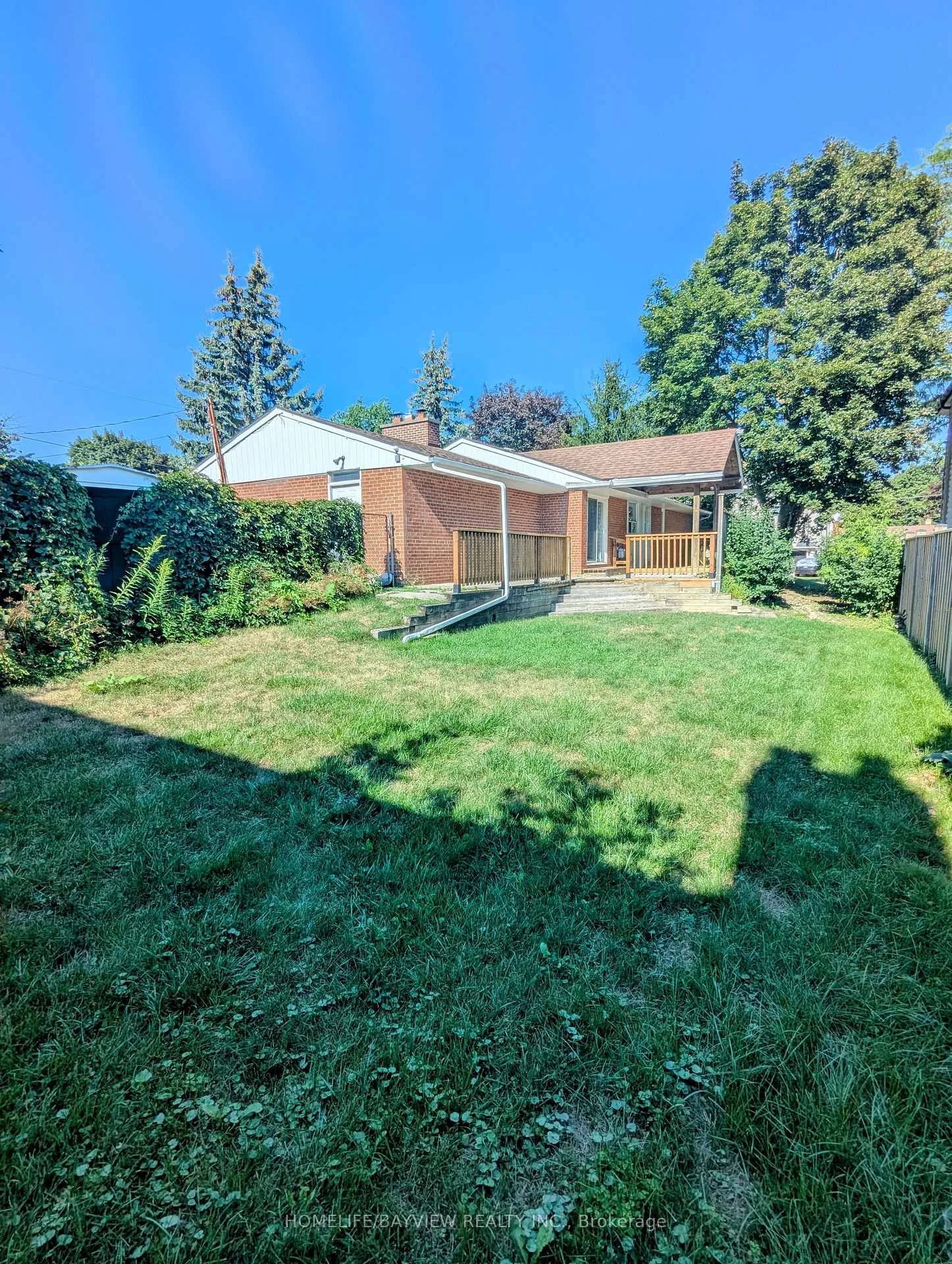 Photo 29 of 44 Starlight Crescent, Richmond Hill, Mill Pond — HOMEH