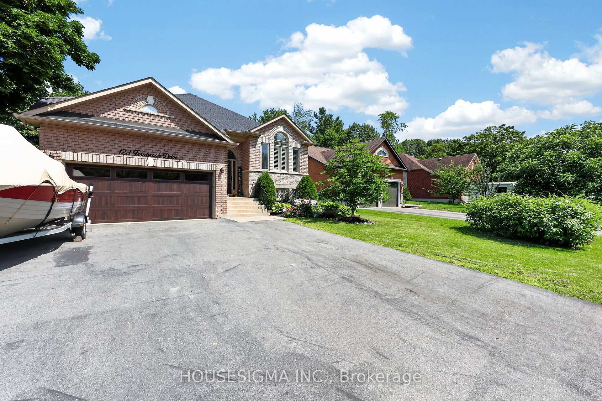 Photo 3 of 123 Fernbrook Drive, Wasaga Beach — HOMEH