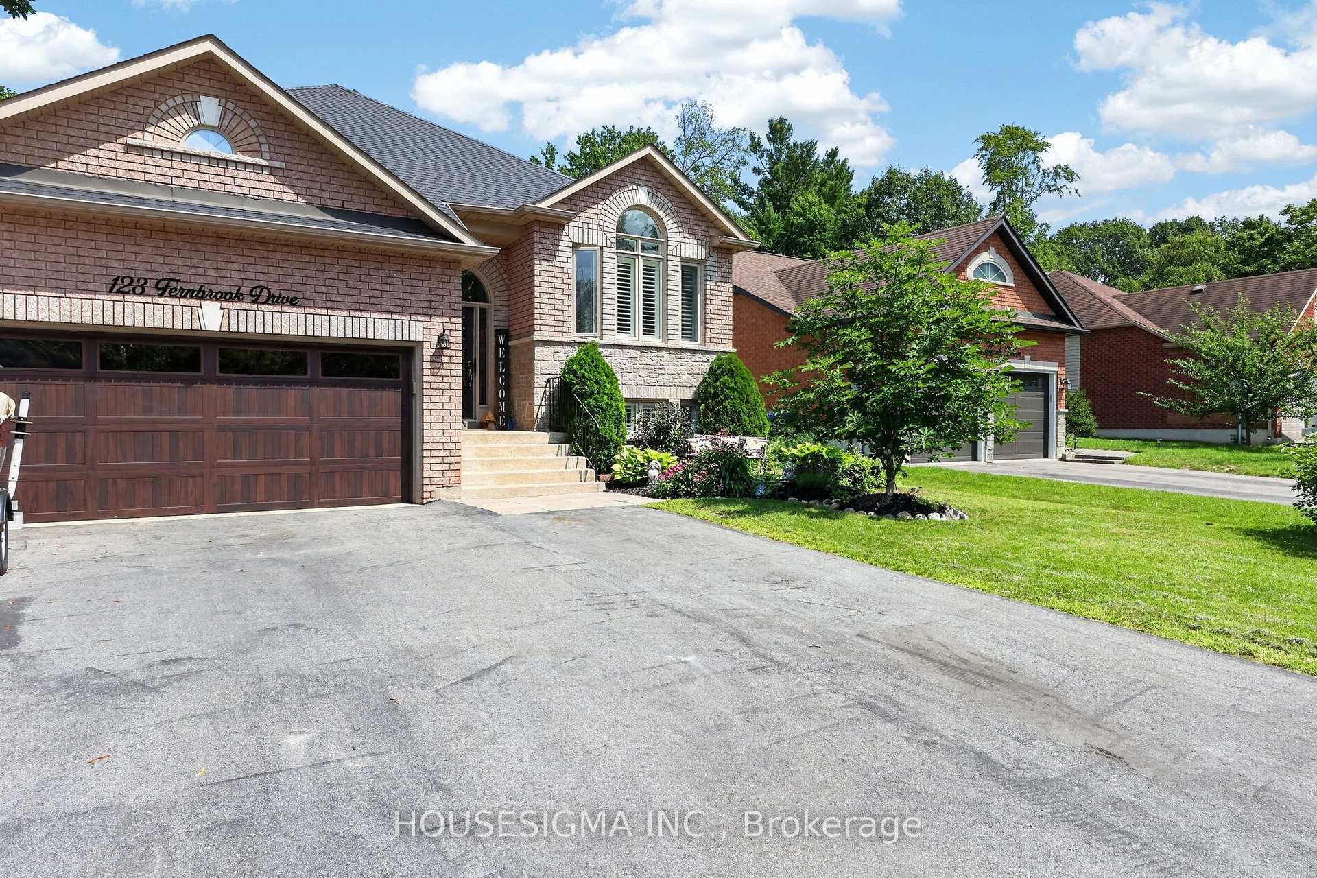 Photo 4 of 123 Fernbrook Drive, Wasaga Beach — HOMEH