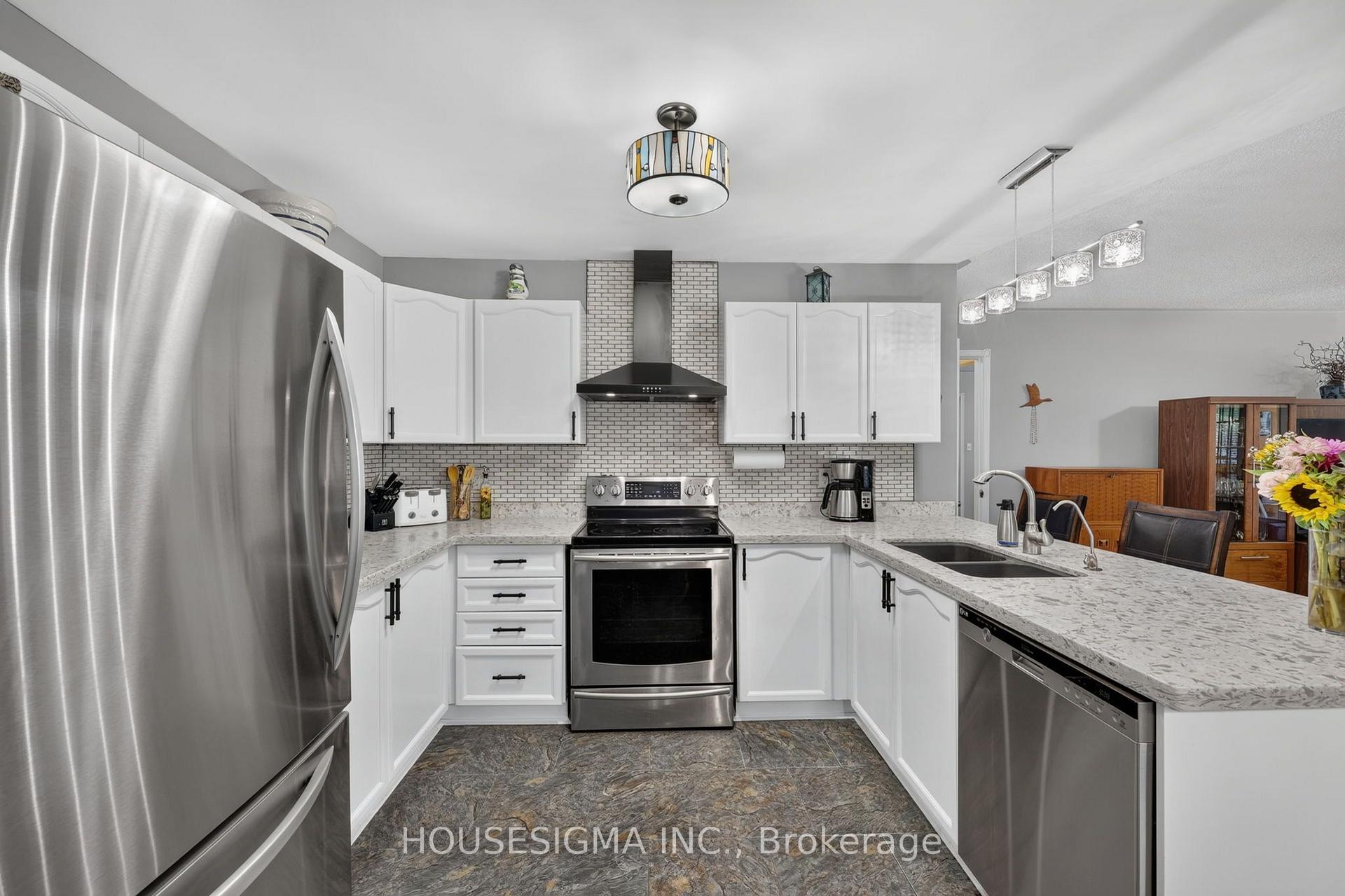 Photo 11 of 123 Fernbrook Drive, Wasaga Beach — HOMEH