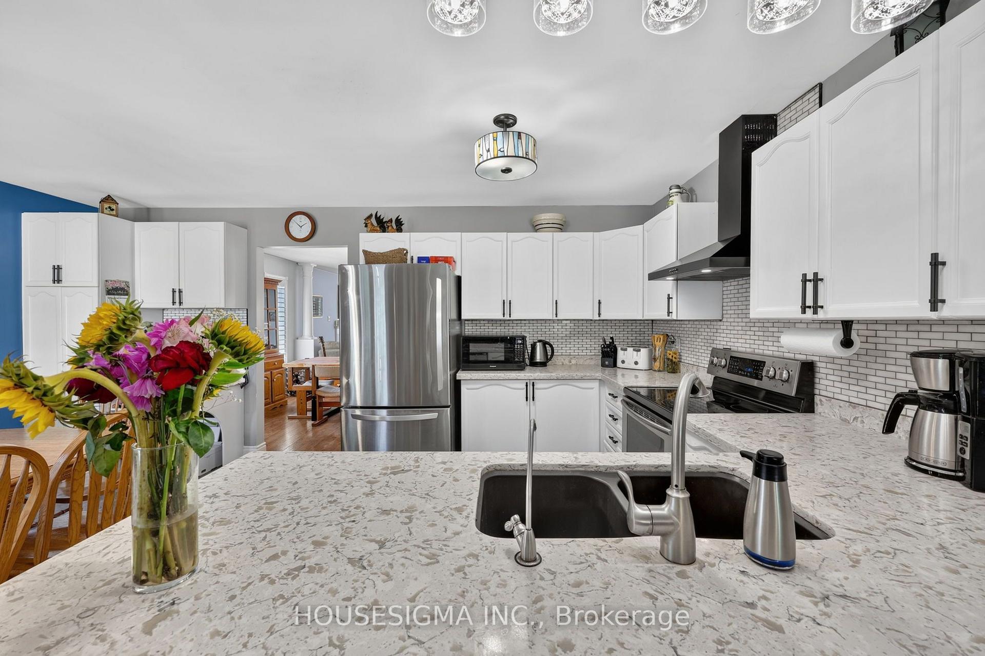 Photo 13 of 123 Fernbrook Drive, Wasaga Beach — HOMEH