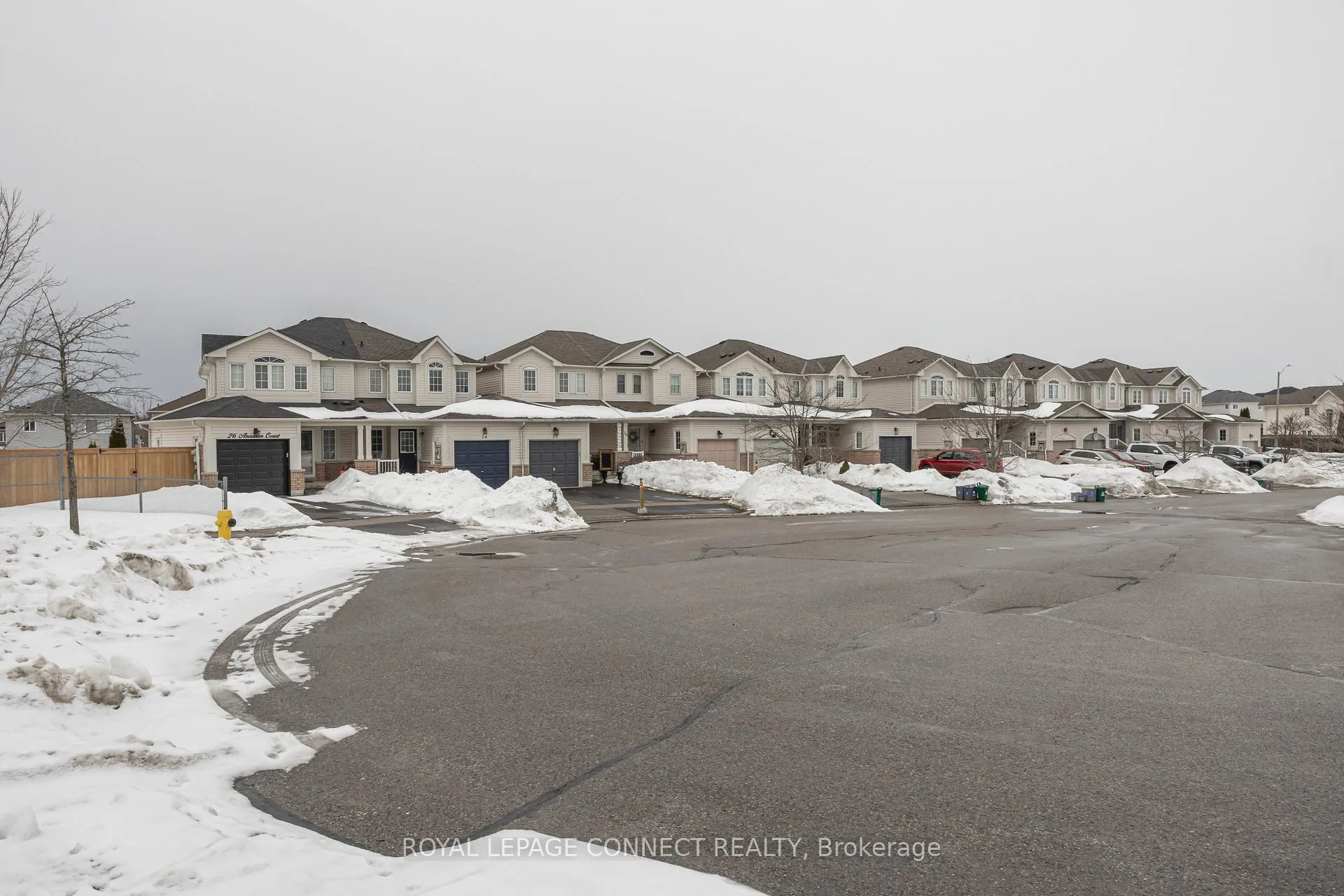 Photo 2 of 24 Annisson Court, Clarington, Bowmanville — HOMEH