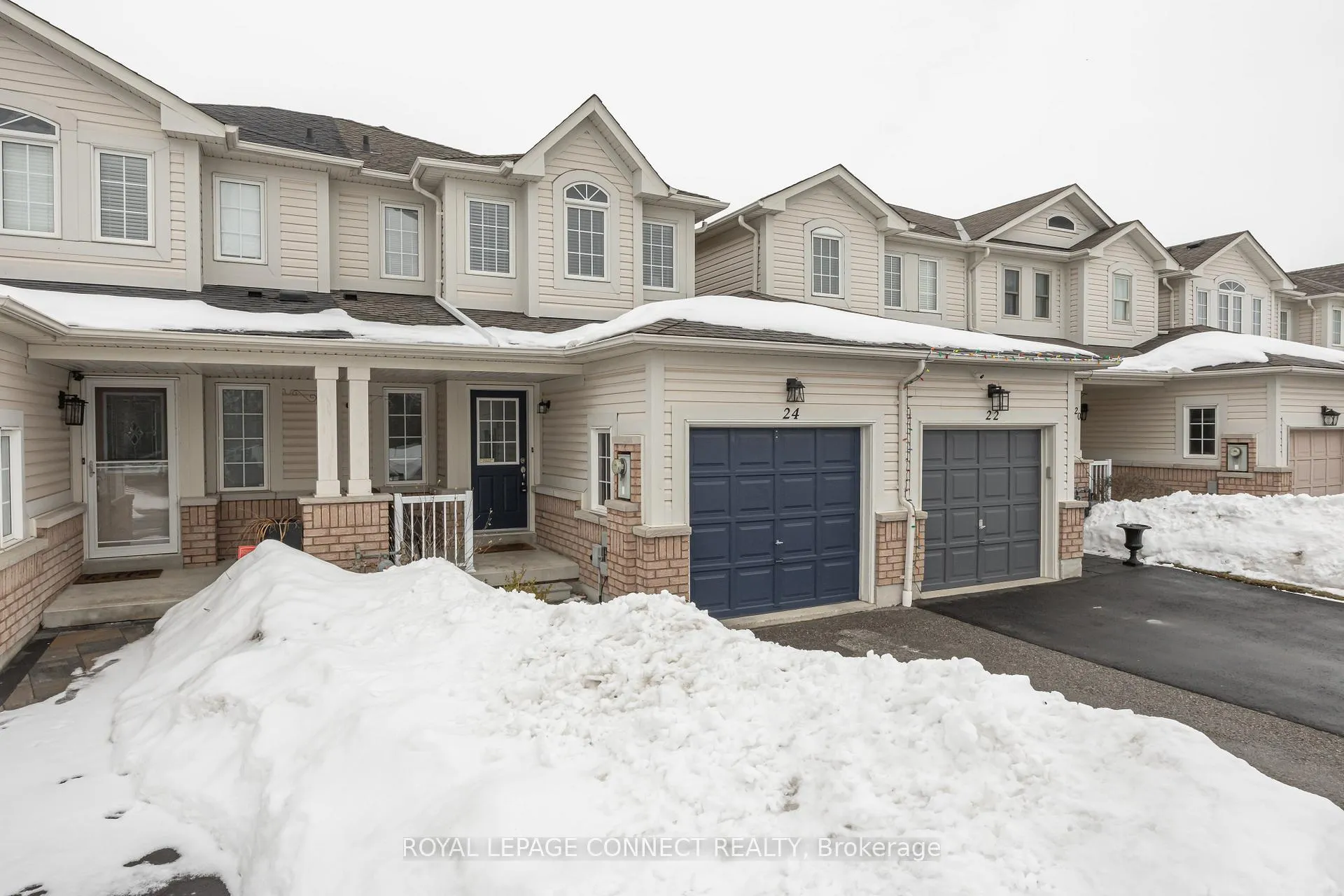 Photo 3 of 24 Annisson Court, Clarington, Bowmanville — HOMEH