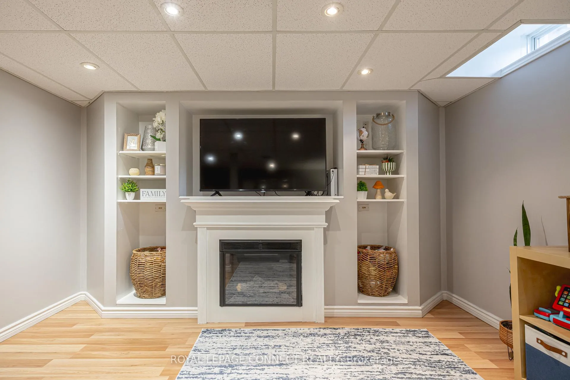 Photo 27 of 24 Annisson Court, Clarington, Bowmanville — HOMEH
