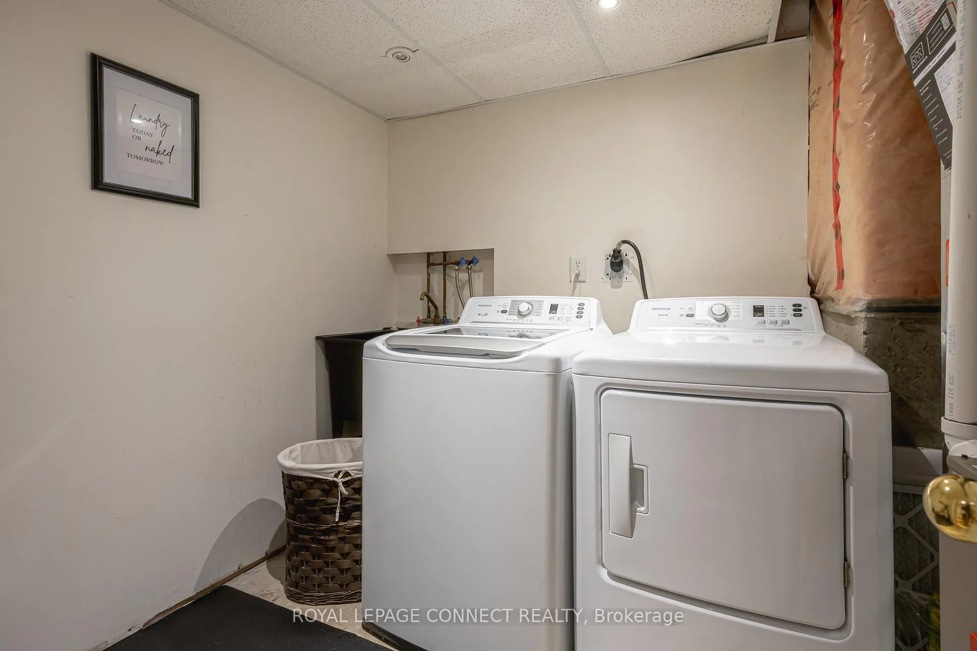 Photo 29 of 24 Annisson Court, Clarington, Bowmanville — HOMEH
