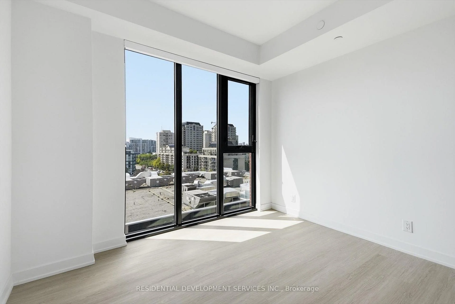 Photo 15 of Unit 1103, 699 Sheppard Avenue E, North York, Bayview Village — HOMEH