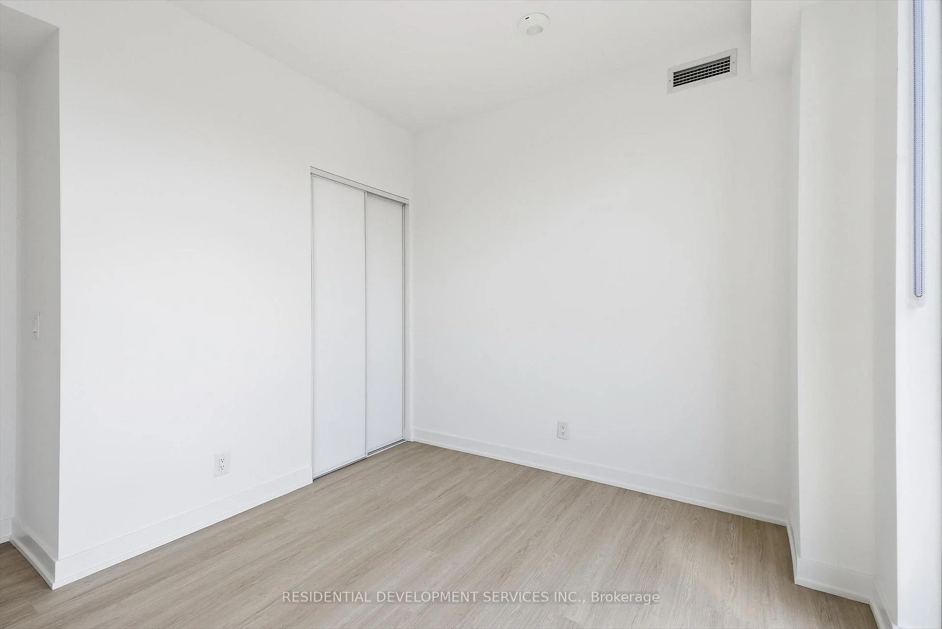 Photo 16 of Unit 1103, 699 Sheppard Avenue E, North York, Bayview Village — HOMEH