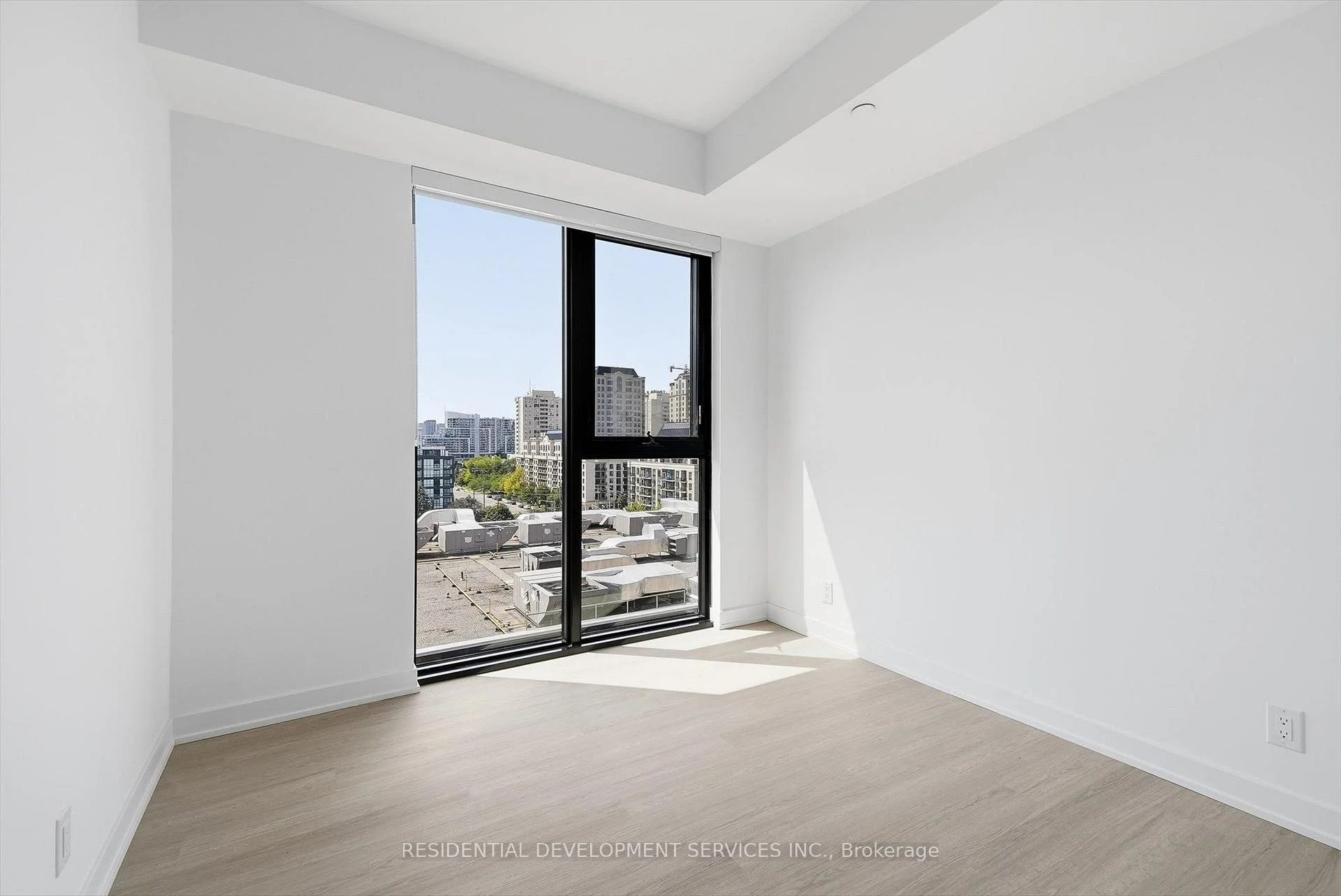 Photo 17 of Unit 1103, 699 Sheppard Avenue E, North York, Bayview Village — HOMEH