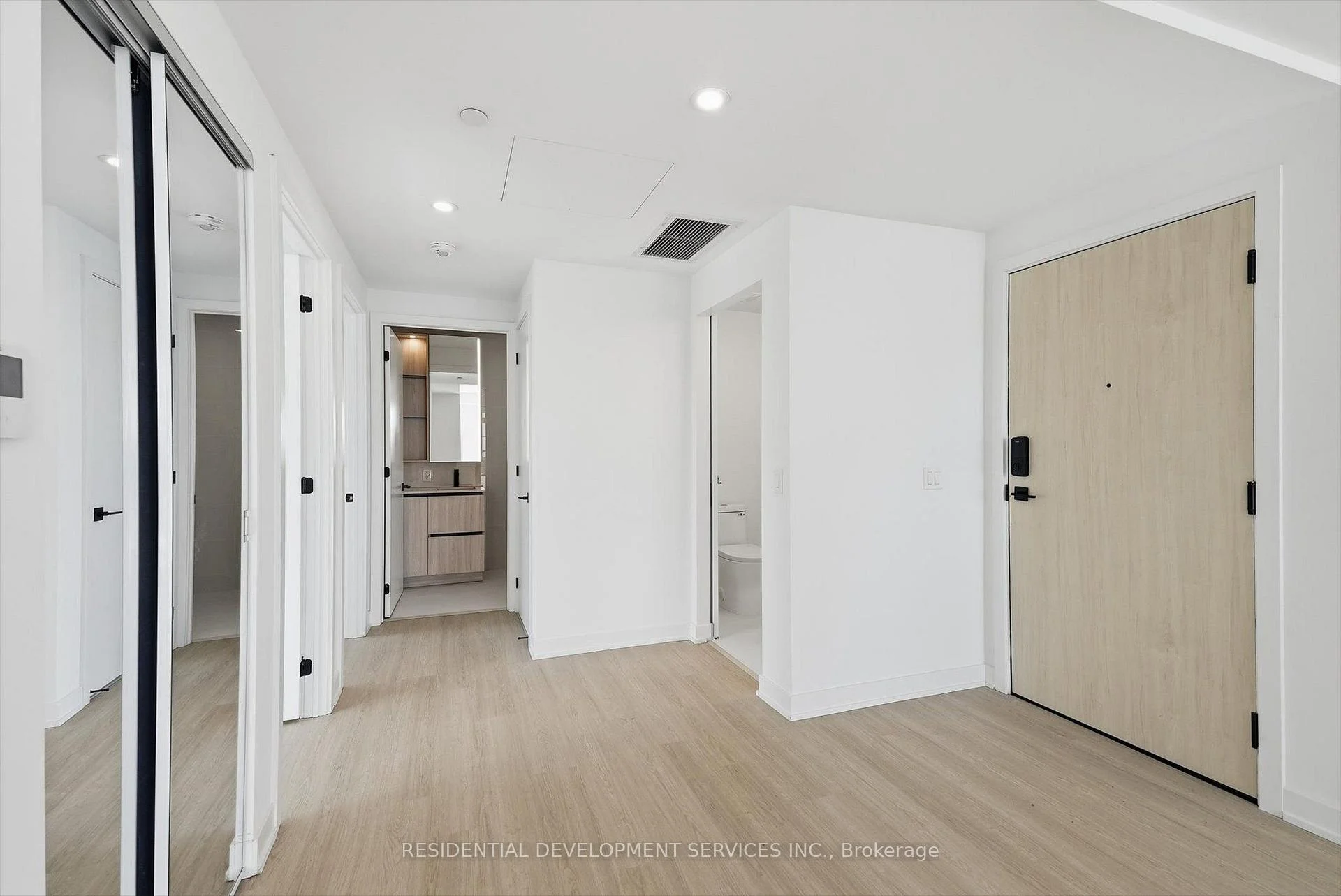 Photo 32 of Unit 1103, 699 Sheppard Avenue E, North York, Bayview Village — HOMEH