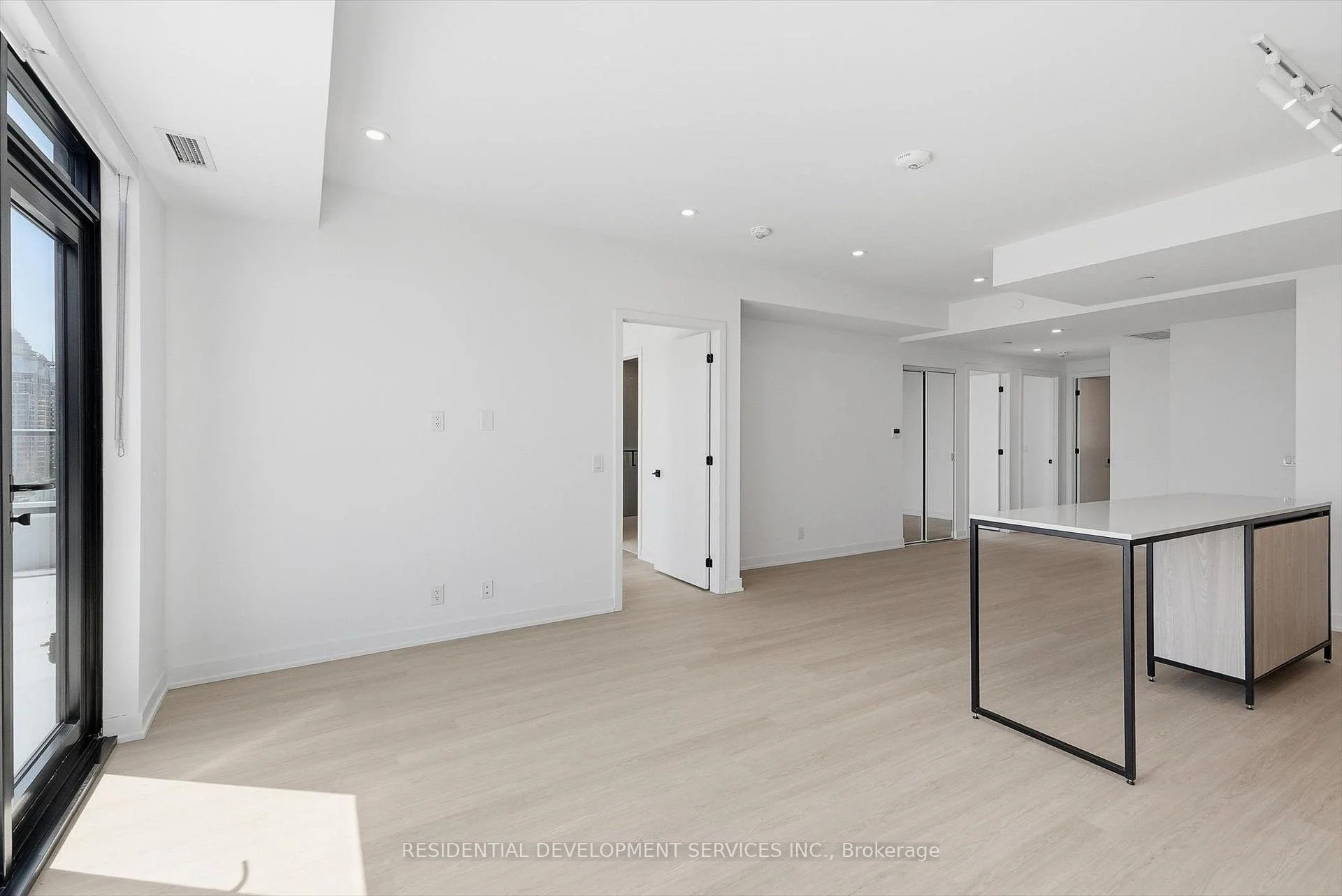 Photo 39 of Unit 1103, 699 Sheppard Avenue E, North York, Bayview Village — HOMEH