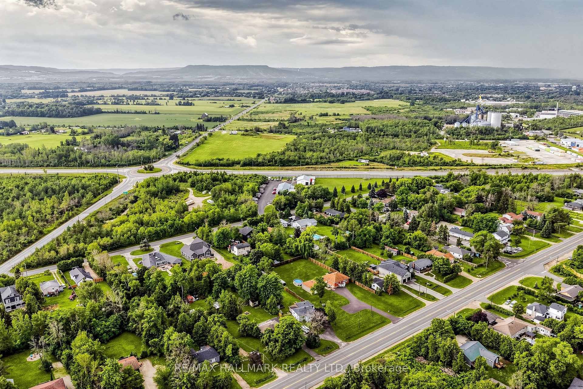 Photo 28 of 9771 Beachwood Road, Collingwood — HOMEH