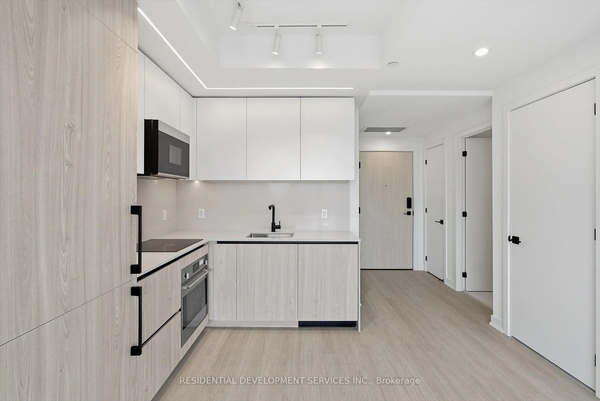 Photo 12 of Unit 1007, 699 Sheppard Avenue E, North York, Bayview Village — HOMEH
