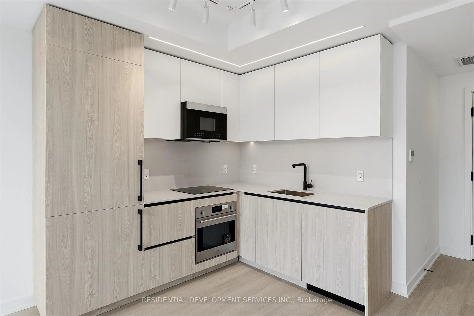 Photo 14 of Unit 1007, 699 Sheppard Avenue E, North York, Bayview Village — HOMEH