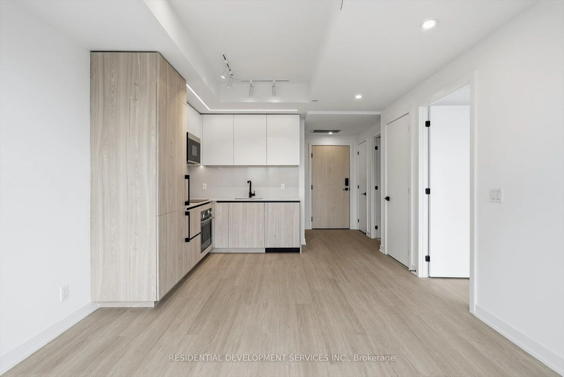 Photo 20 of Unit 1007, 699 Sheppard Avenue E, North York, Bayview Village — HOMEH