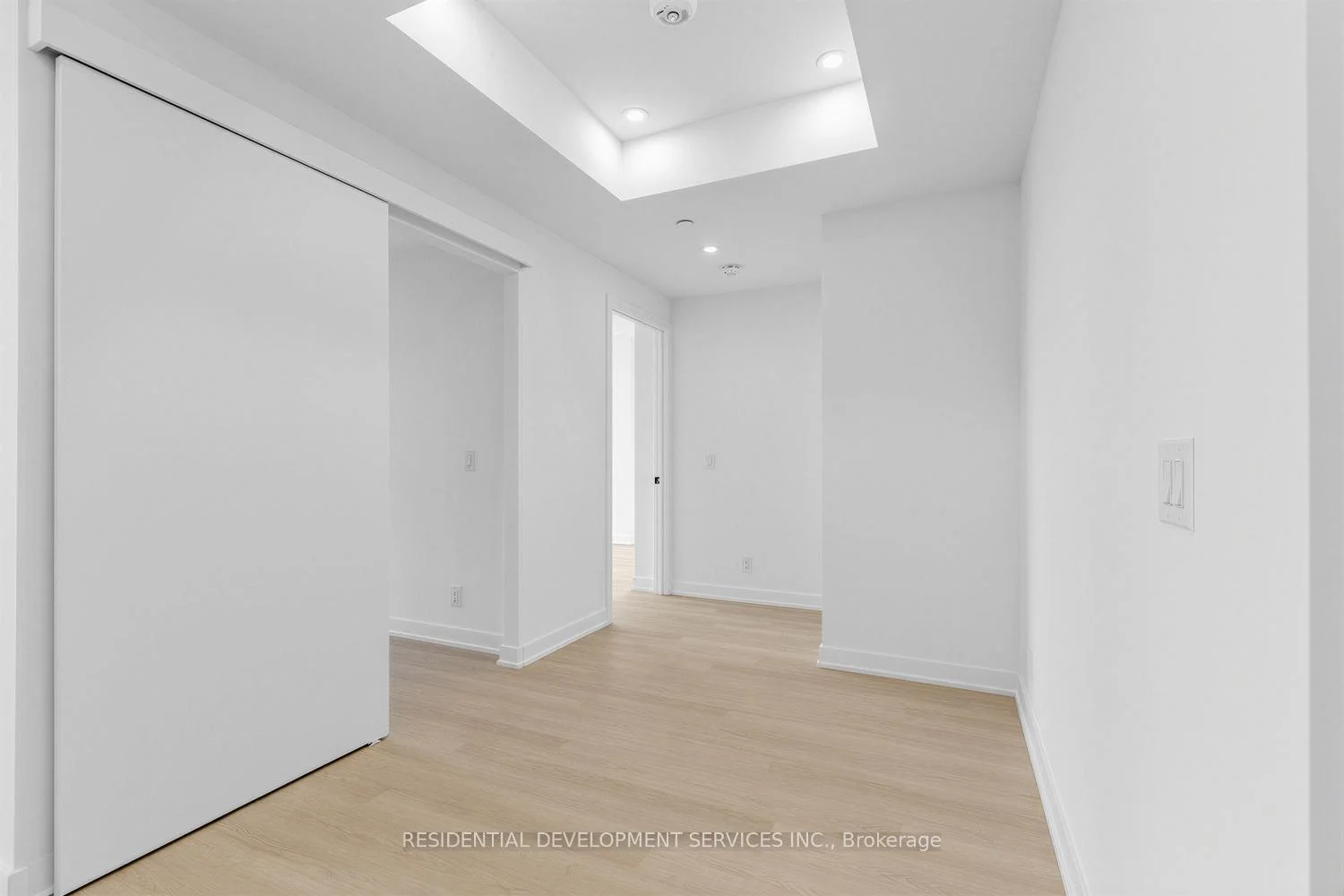 Photo 23 of Unit 1007, 699 Sheppard Avenue E, North York, Bayview Village — HOMEH