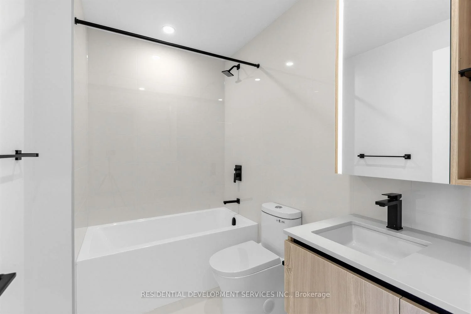Photo 41 of Unit 1007, 699 Sheppard Avenue E, North York, Bayview Village — HOMEH