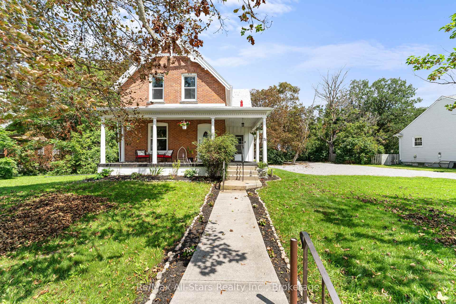 Photo 1 of 21 Francis Street E, Kawartha Lakes, Fenelon Falls — HOMEH