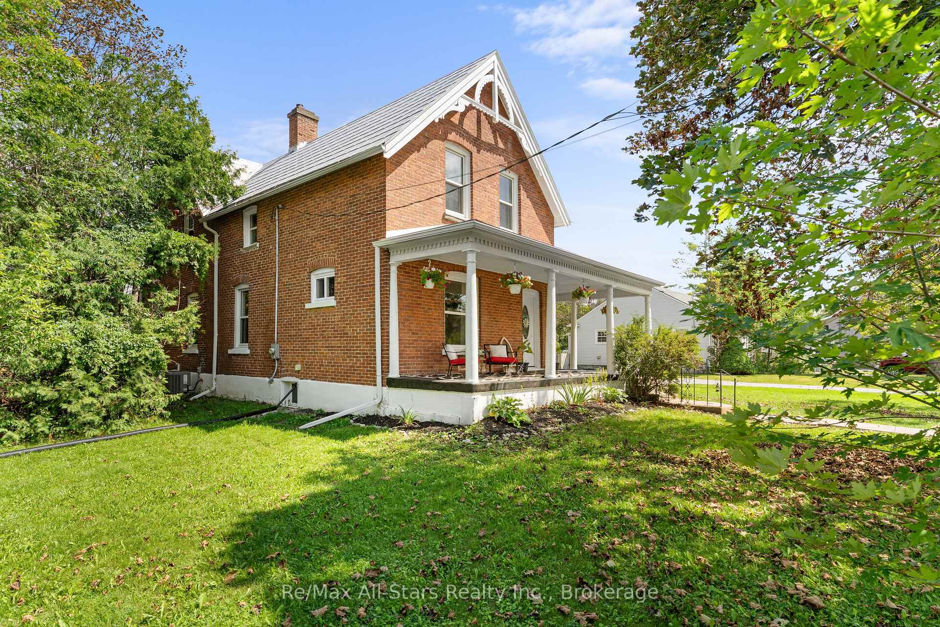 Photo 2 of 21 Francis Street E, Kawartha Lakes, Fenelon Falls — HOMEH