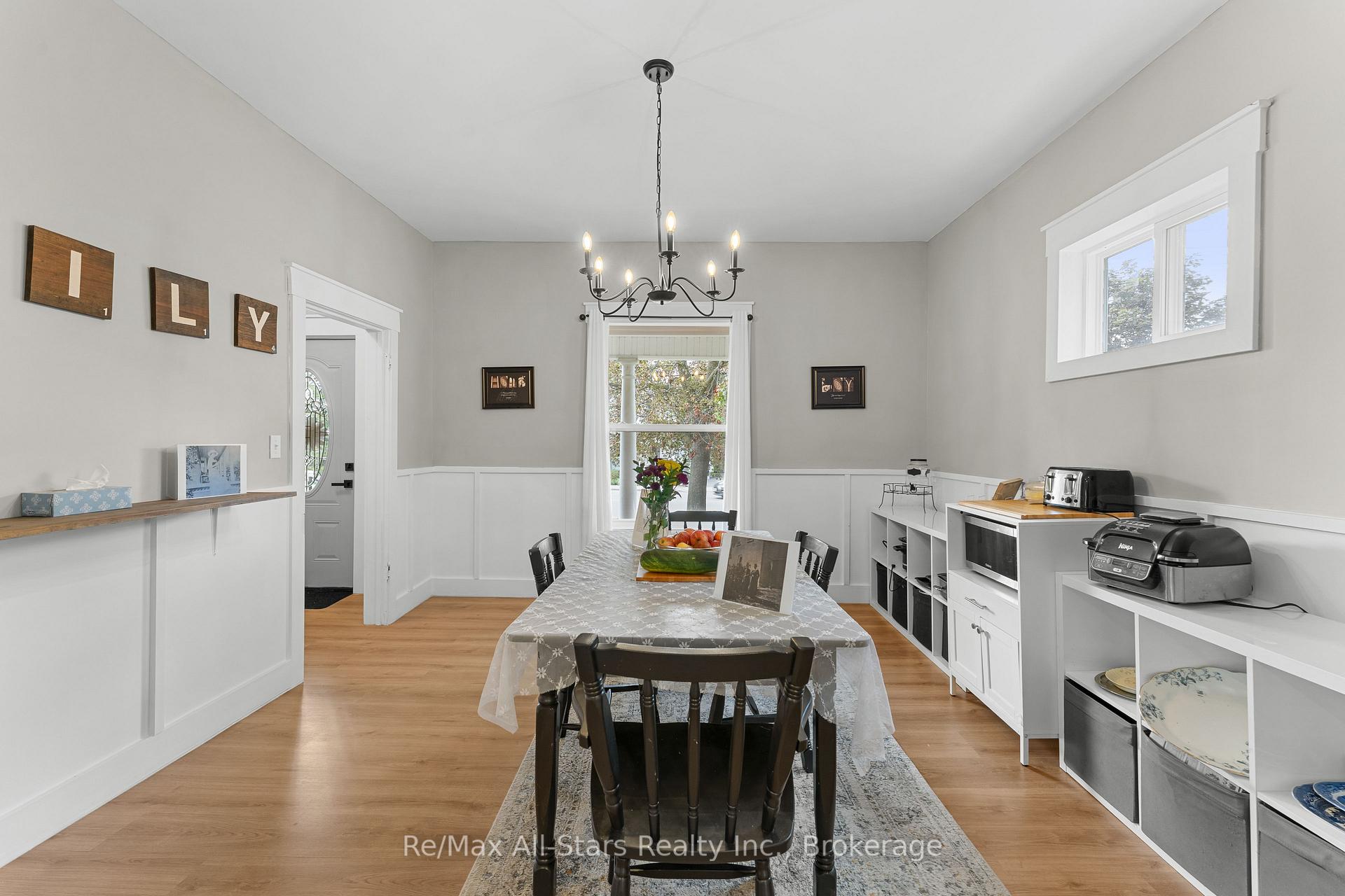 Photo 10 of 21 Francis Street E, Kawartha Lakes, Fenelon Falls — HOMEH