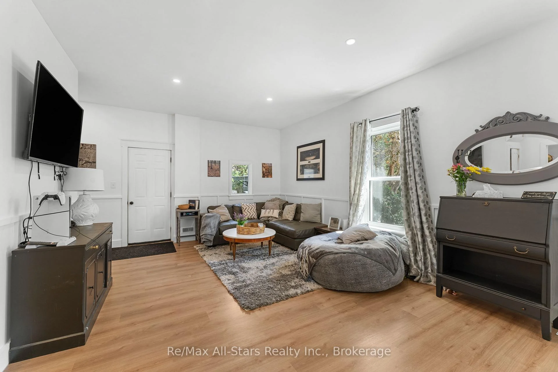 Photo 30 of 21 Francis Street E, Kawartha Lakes, Fenelon Falls — HOMEH