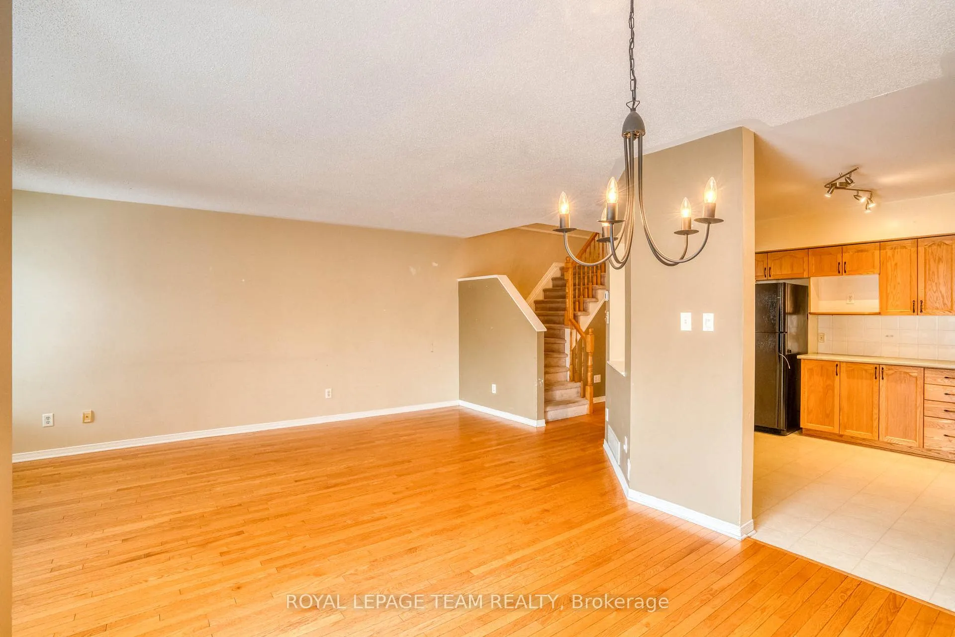 Photo 10 of 7 Chantilly Gate, Ottawa, Stittsville (North) — HOMEH