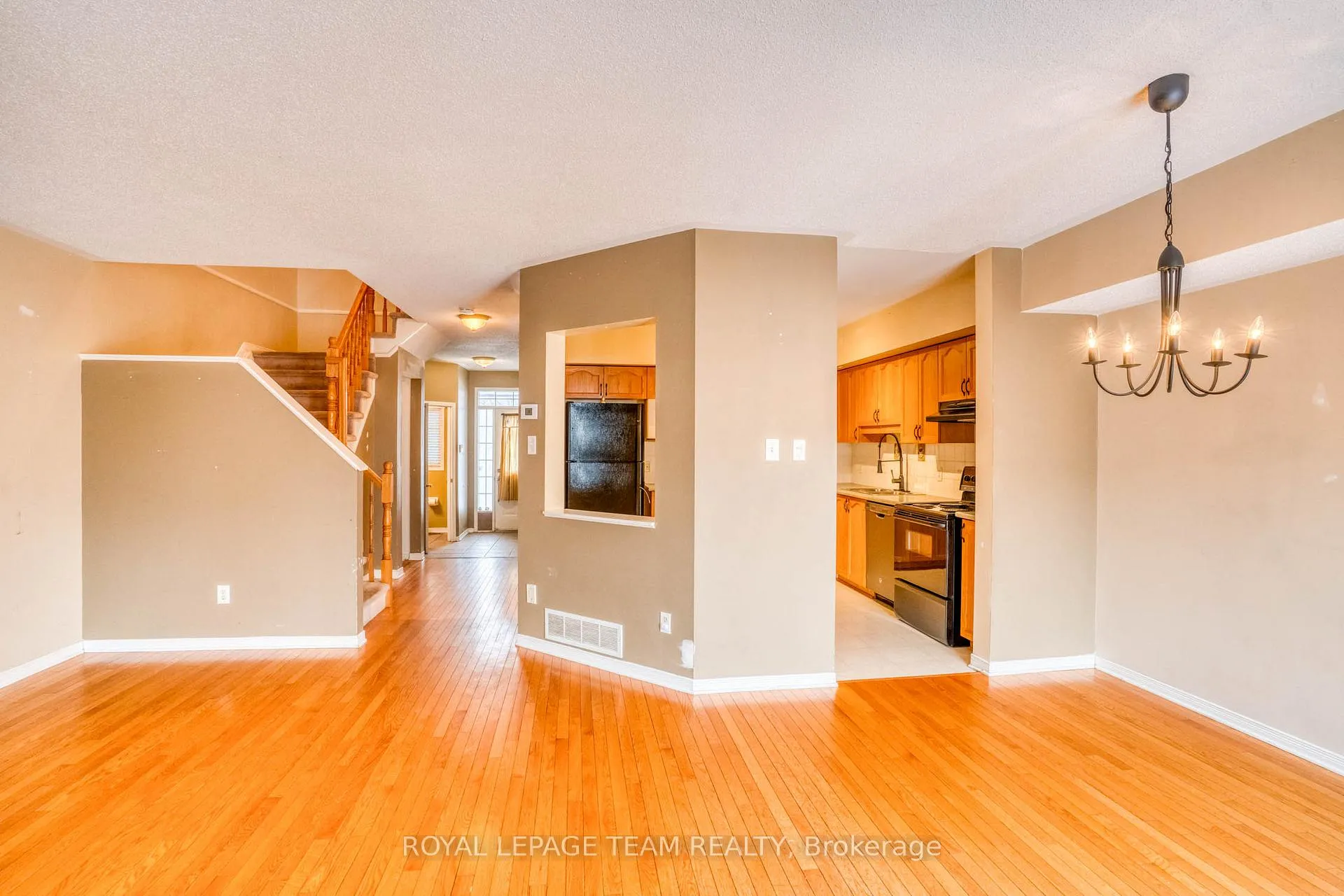 Photo 11 of 7 Chantilly Gate, Ottawa, Stittsville (North) — HOMEH