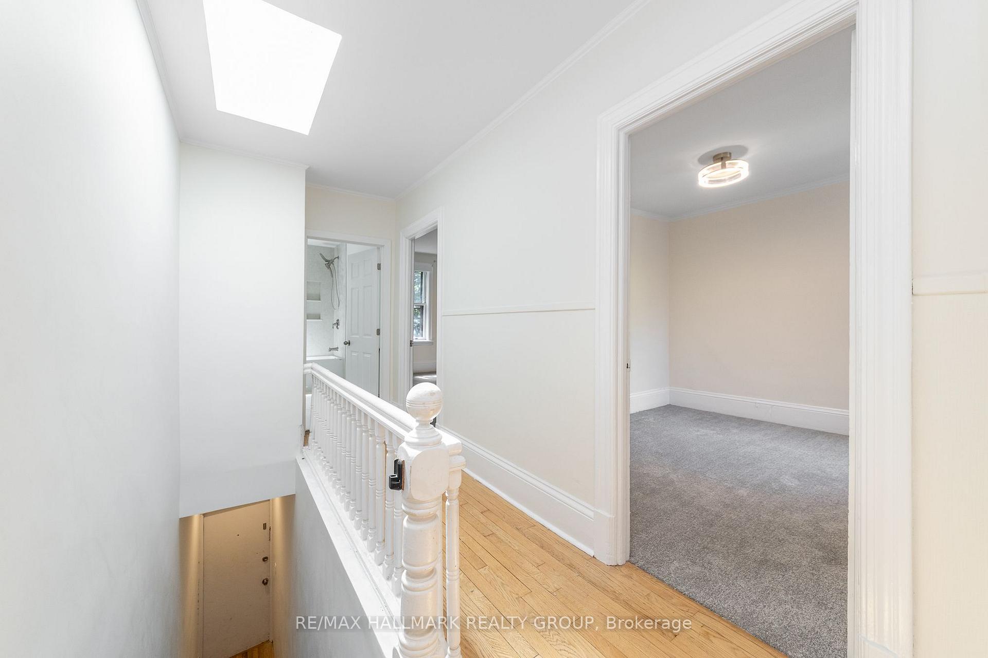 Photo 15 of Unit Unit A, 127 Henderson Avenue, Ottawa, Sandy Hill — HOMEH