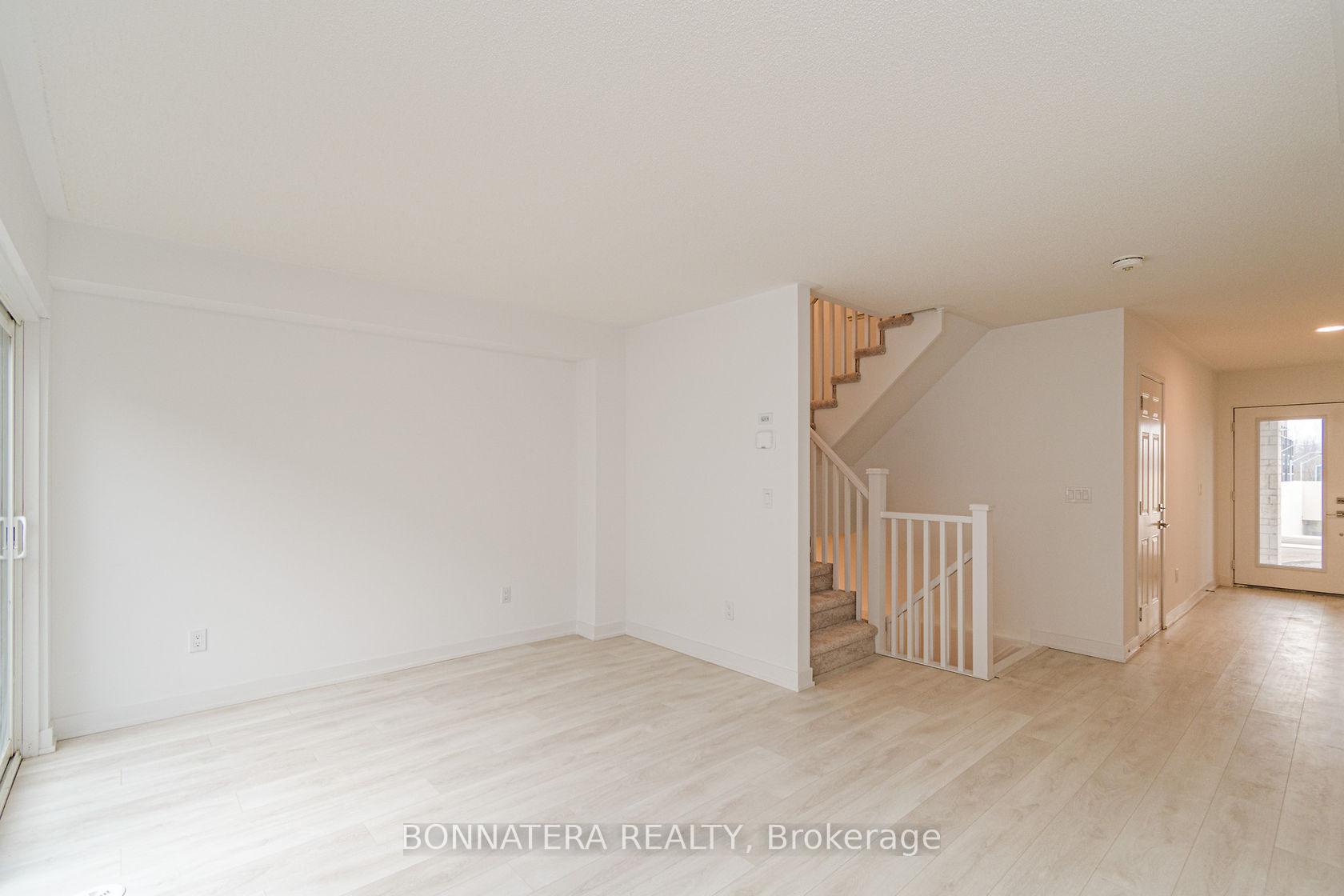 Photo 10 of Unit 59, 1121 Cooke Boulevard, Burlington, LaSalle — HOMEH